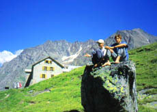 Max und Andi "auf einem Steine..." vor der Braunschweiger Hütte