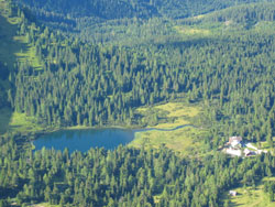 Blick zur Edelraute Hütte und dem Großen Scheiblsee