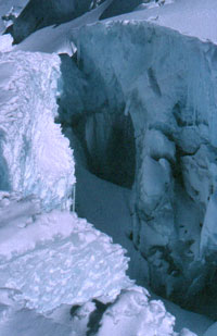 Tiefe Gletscherspalten